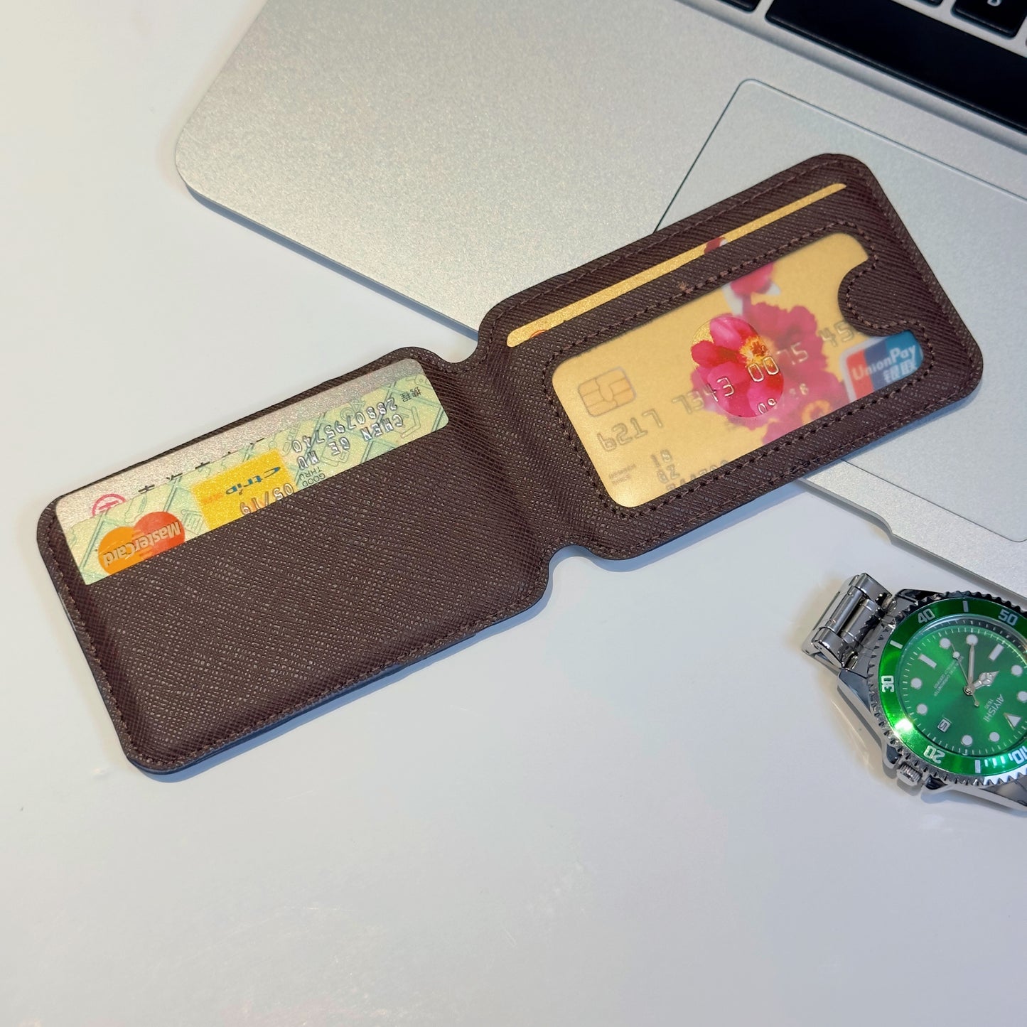 G Design MagSafe Card Holder & Phone Stand