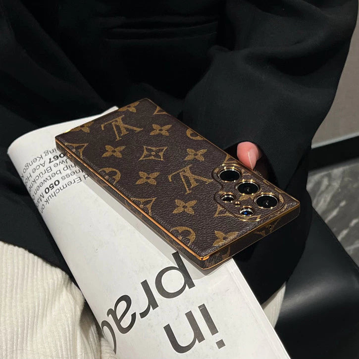 Luxury-Inspired Samsung Case with Gold Frame Accents