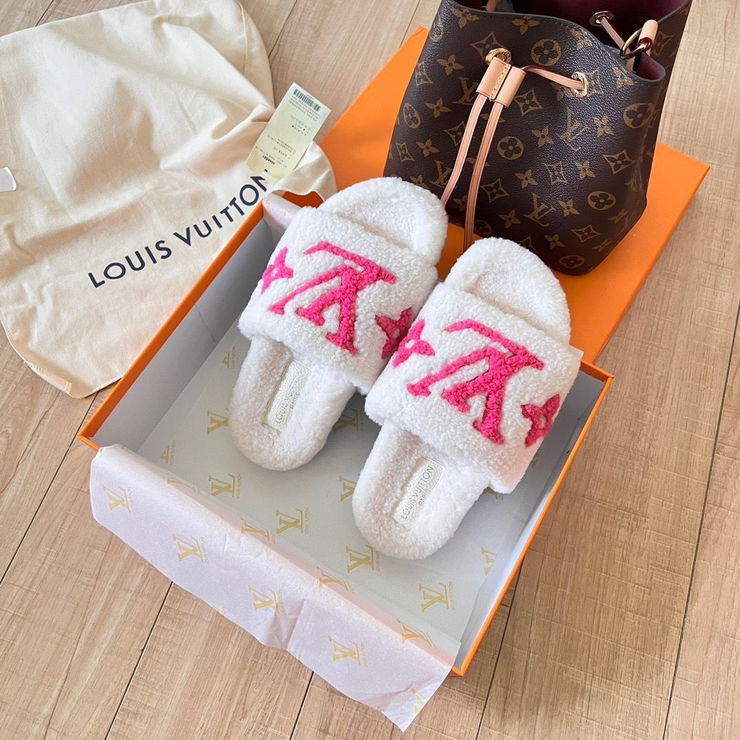 Fluffy 1V Slippers