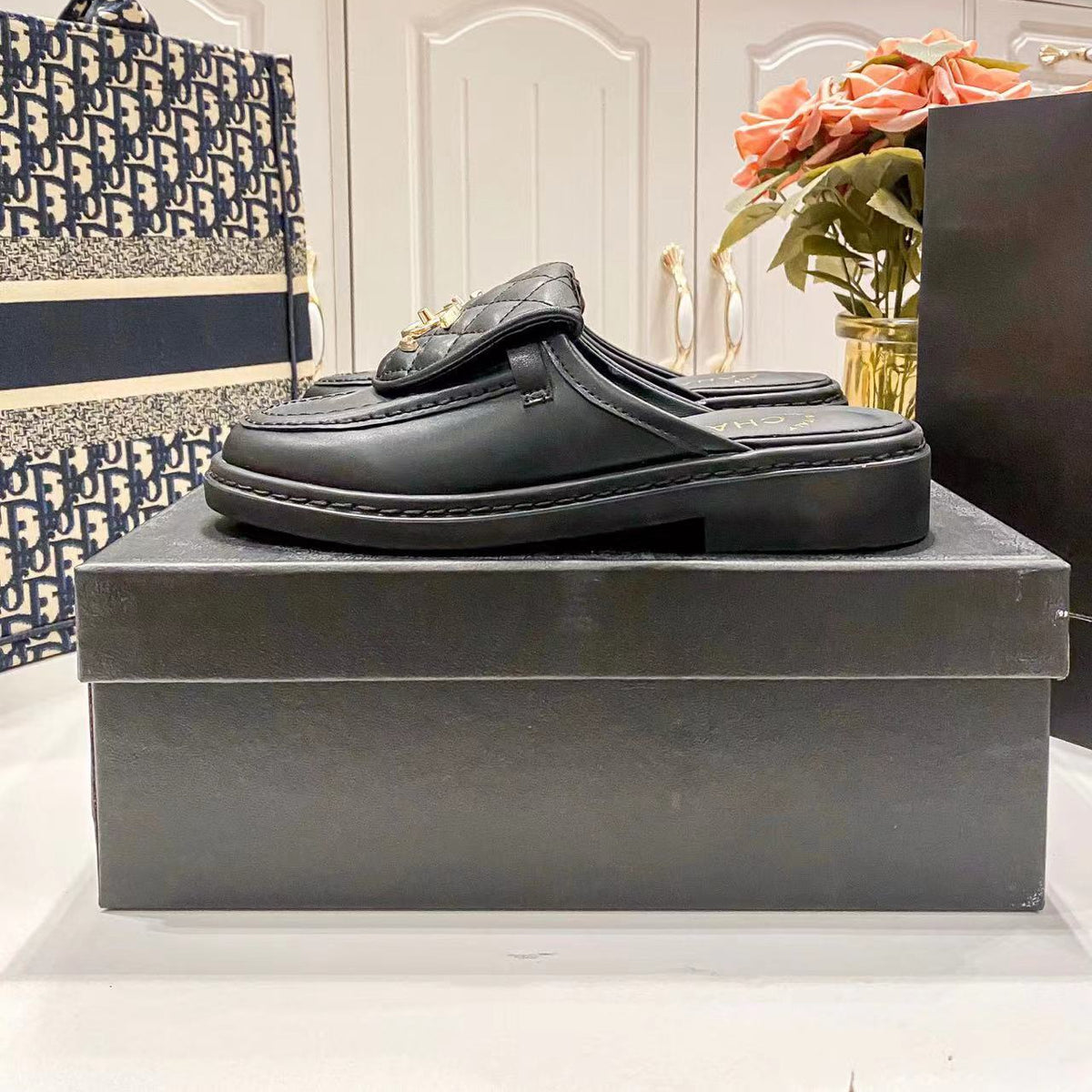 Quilted Leather Turnlock Mules