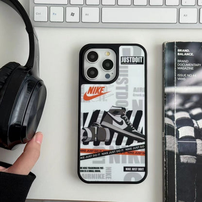 Sneaker Streetwear Case – iPhone 12–17