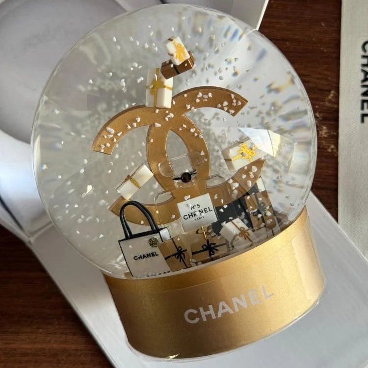 VIP Snow Globe 2023 - Gold
