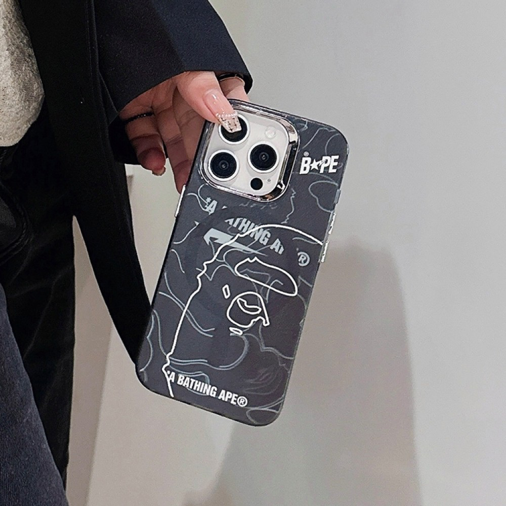 Ape Black & White  Streetwear Magsafe iPhone Case