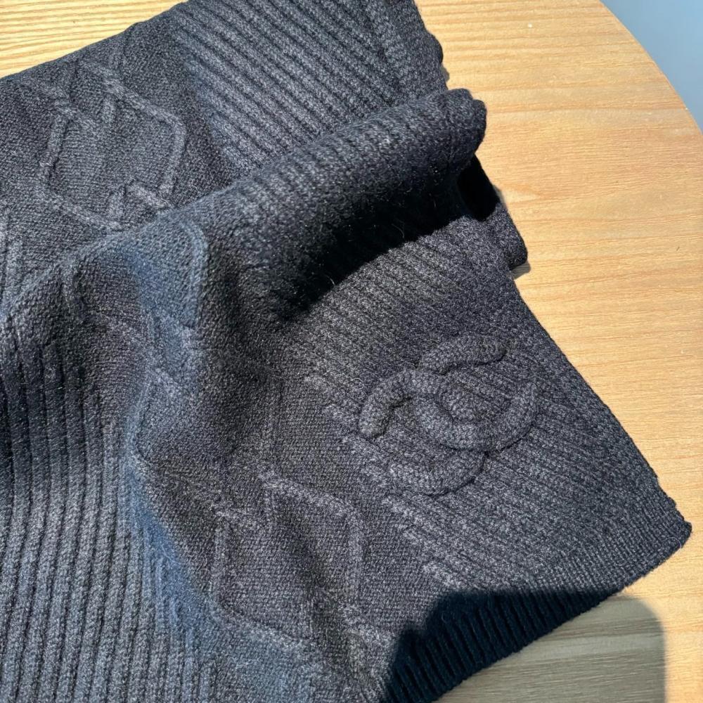 Luxury Winter Scarf - Black or White