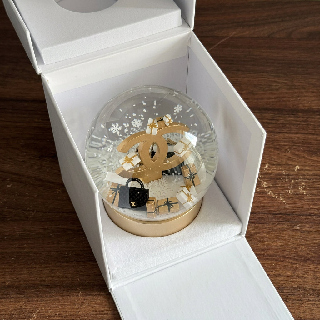 VIP Snow Globe 2023 - Gold