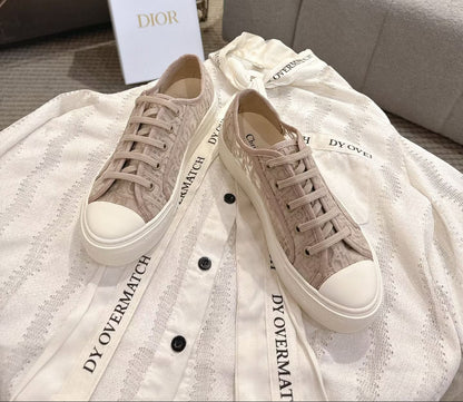 Walk In Mesh Sneaker