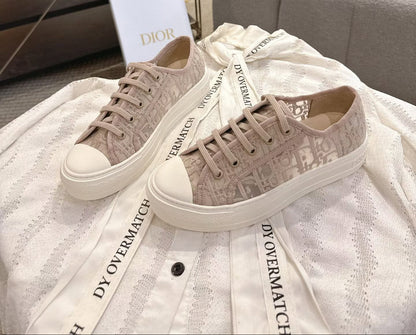 Walk In Mesh Sneaker