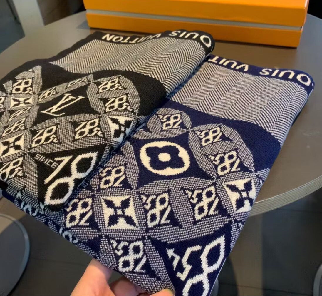 Since 1854 Jacquard Scarf Black Navy