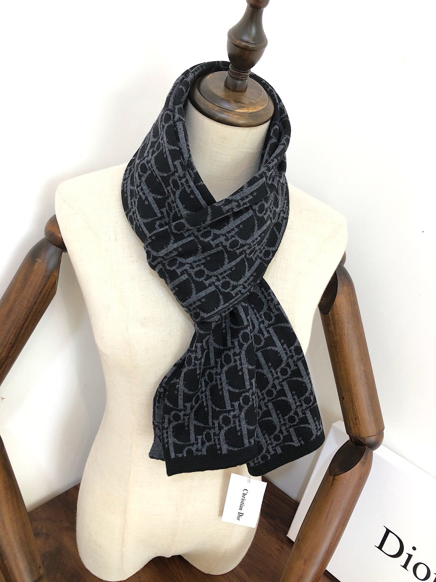 Oblique Design Cashmere Blend Scarf - Unisex