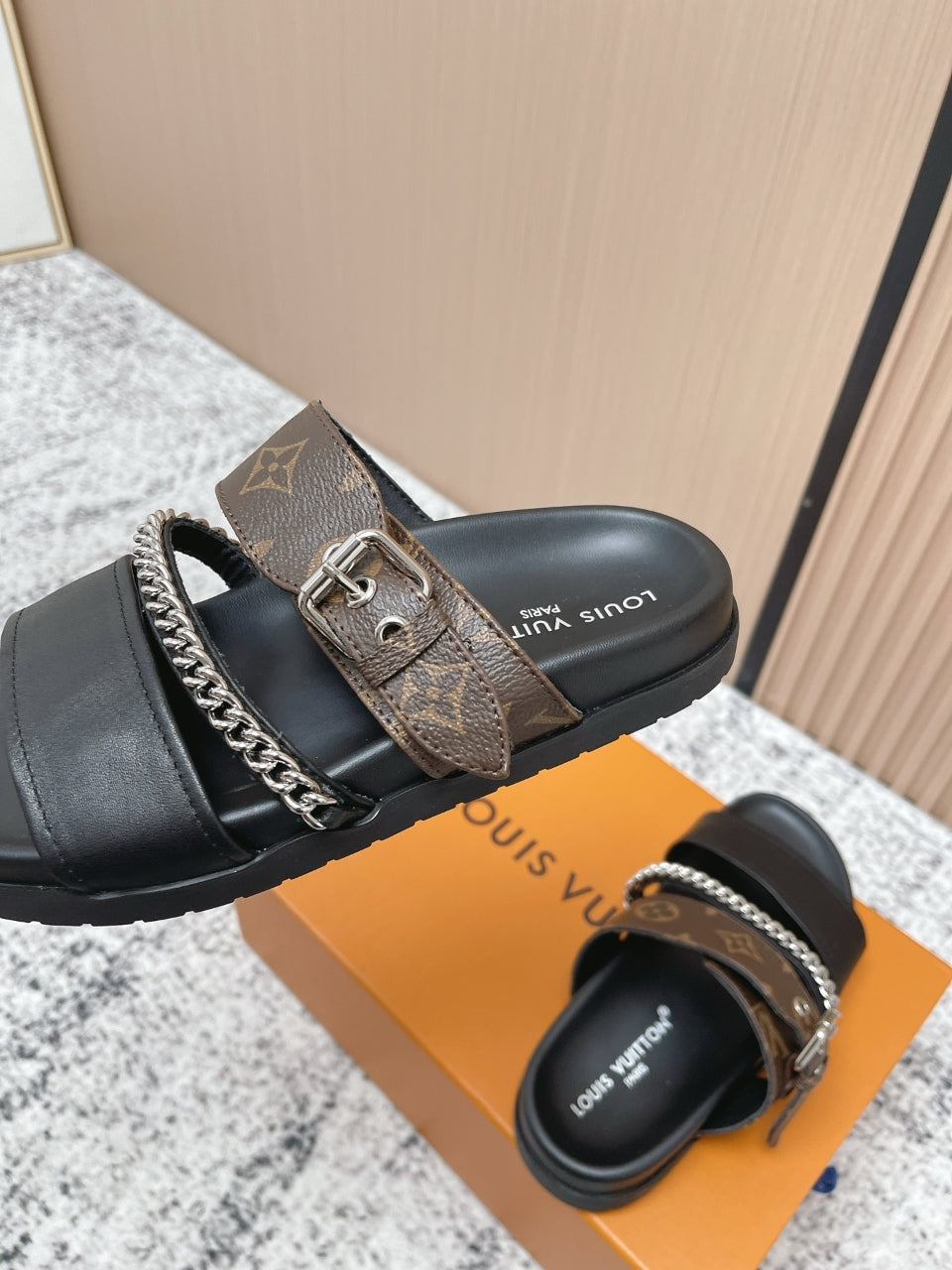 Vibe Comfort Mules/Flats