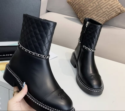 Chain Around Quilted Leather Boots
