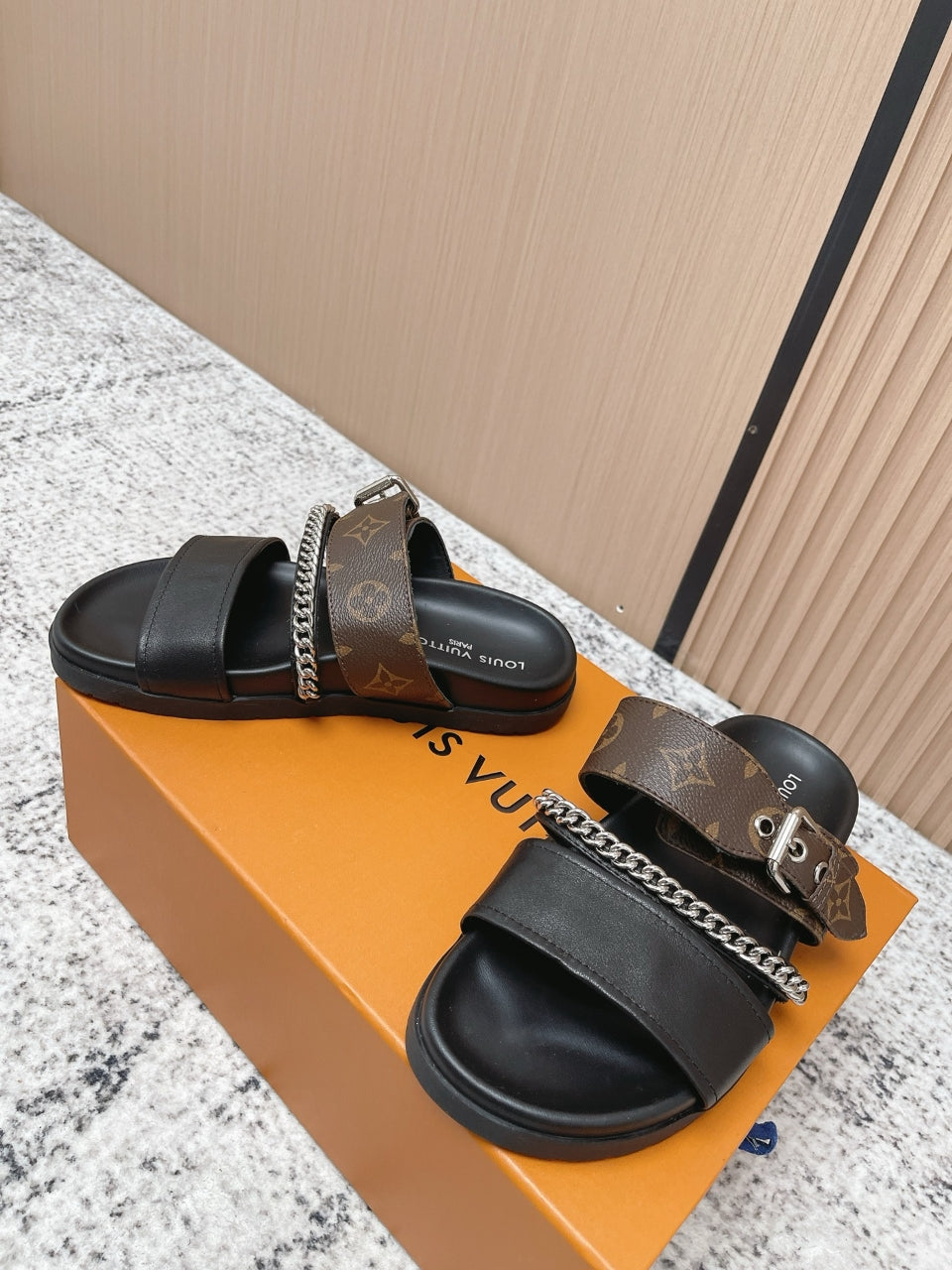 Vibe Comfort Mules/Flats