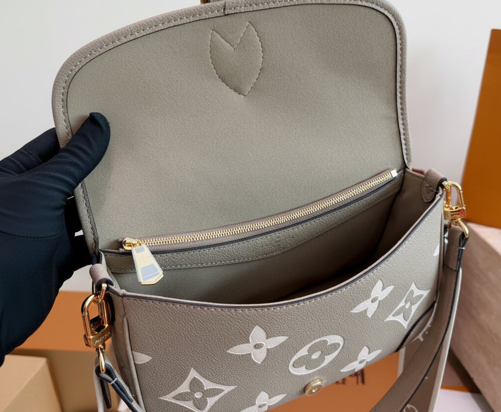 Luxury Diane Bag With Box