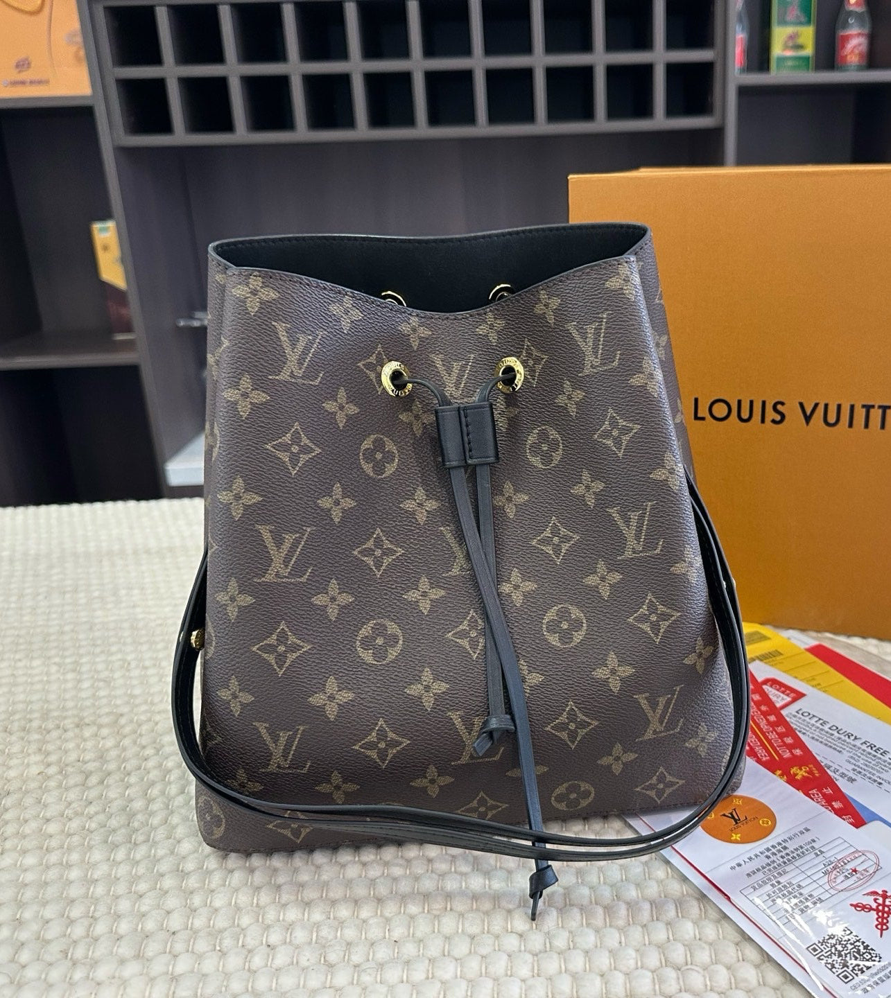 Neonoe Bucket Bag With Box