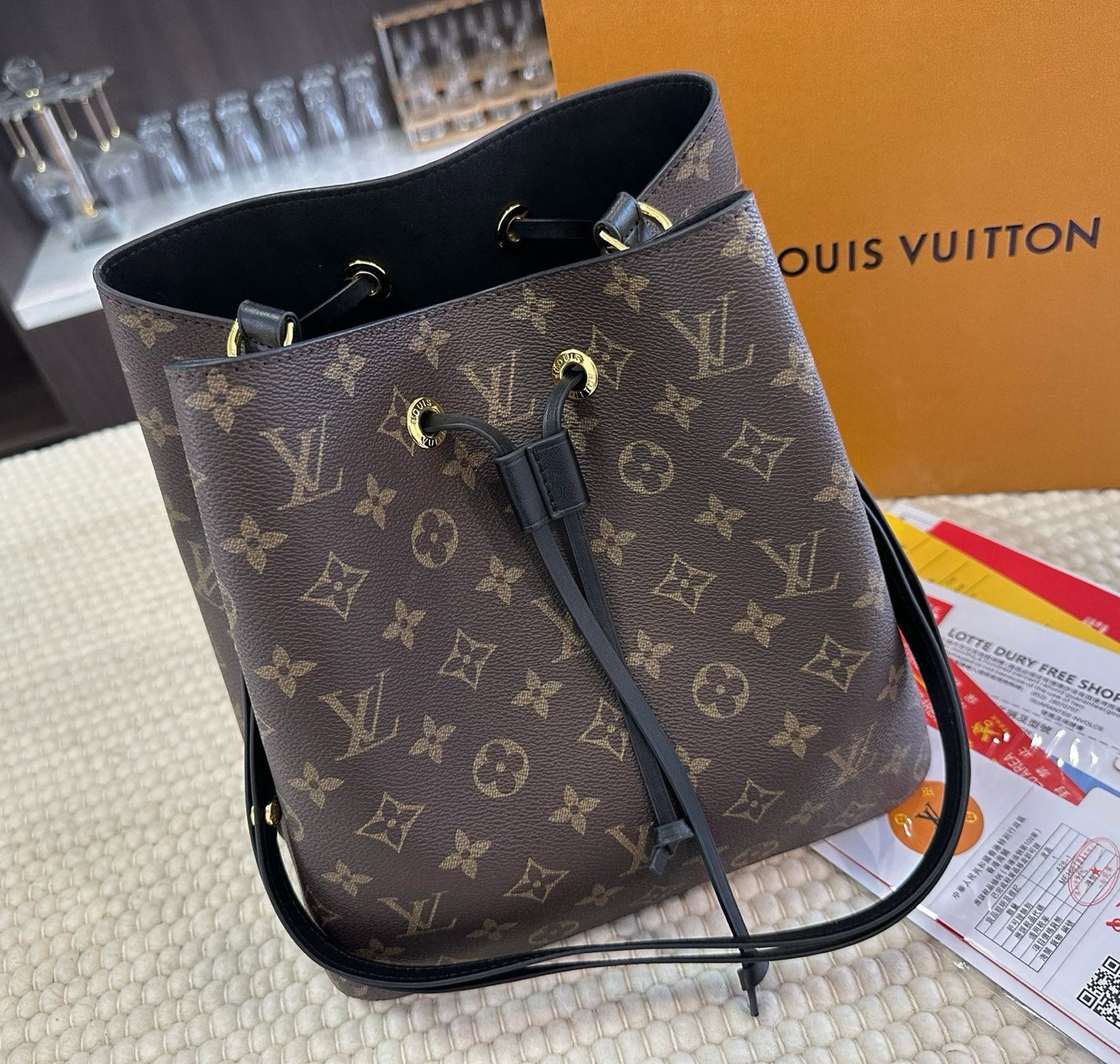 Neonoe Bucket Bag With Box