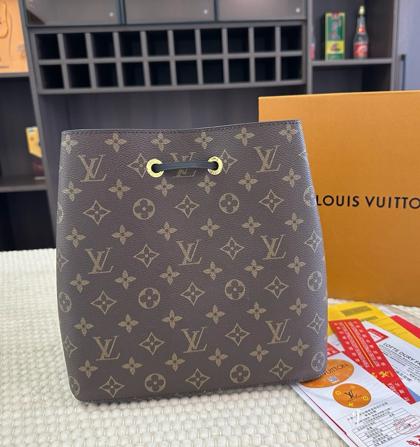 Neonoe Bucket Bag With Box
