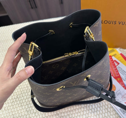 Neonoe Bucket Bag With Box