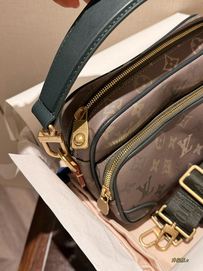Nil Monogram Messenger Bag