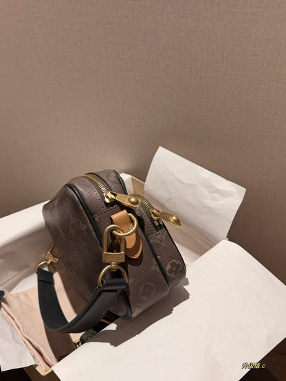 Nil Monogram Messenger Bag