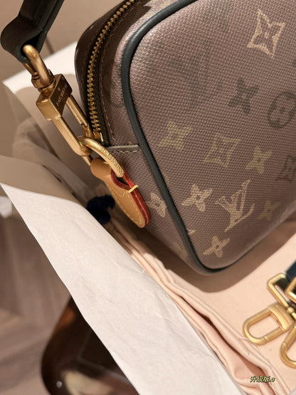 Nil Monogram Messenger Bag