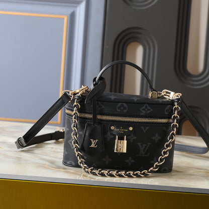 Vanity Chain Pouch