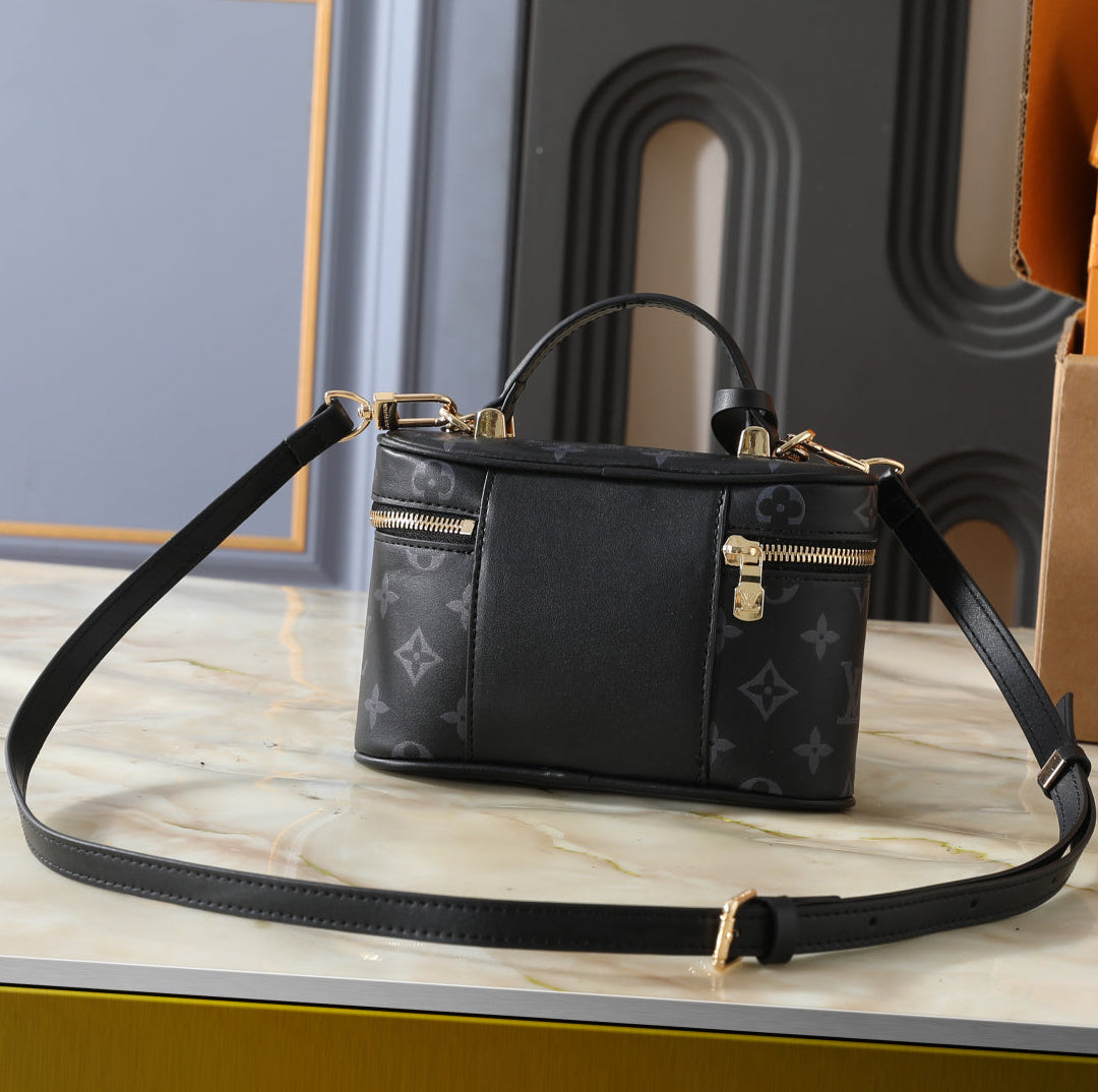 Vanity Chain Pouch