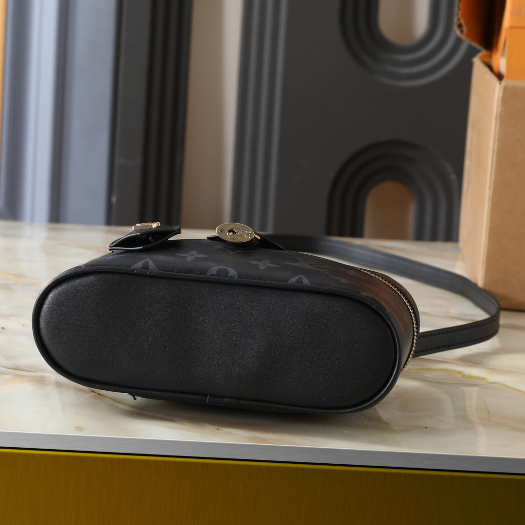 Vanity Chain Pouch