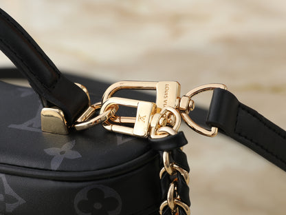 Vanity Chain Pouch