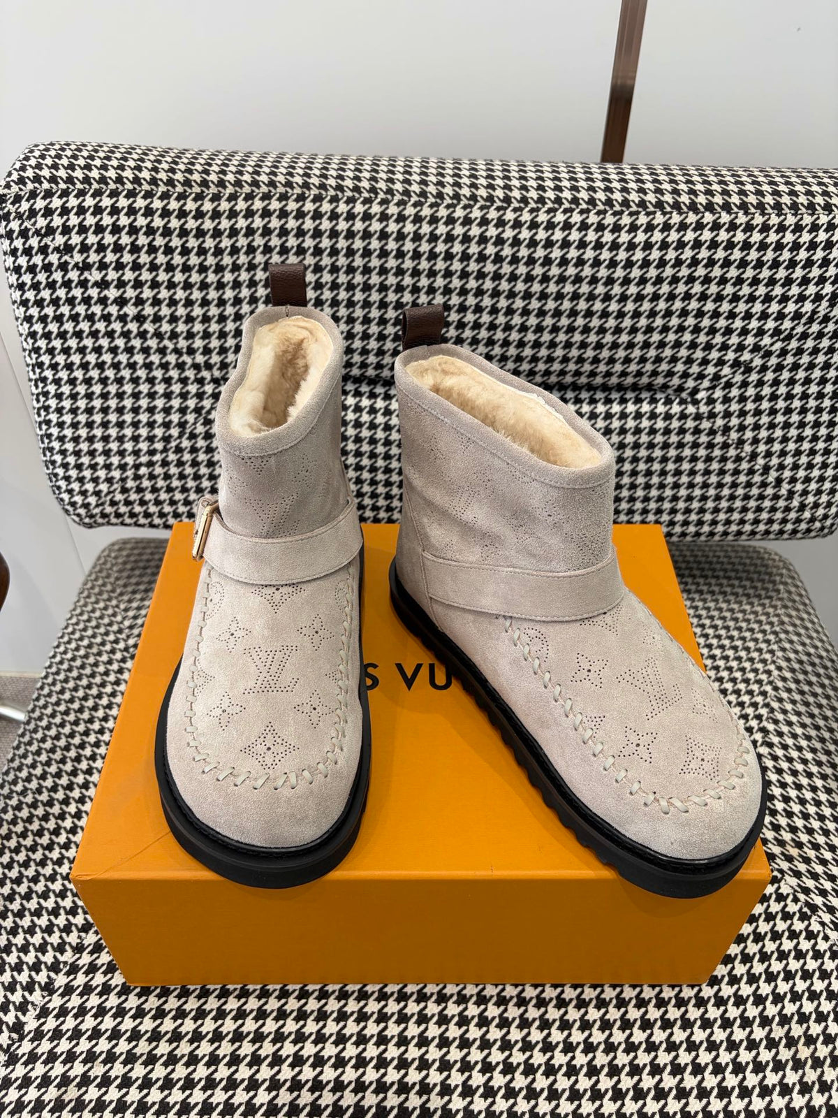 1V Snow Boots - Sand