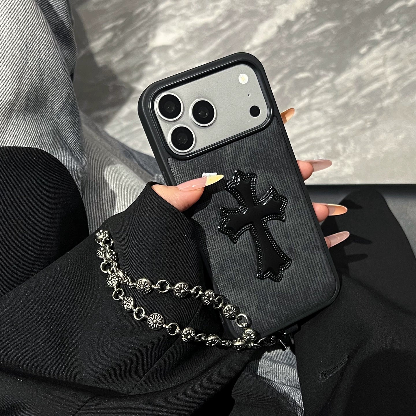 Crosses Denim Case With Chain– iPhone 14-17