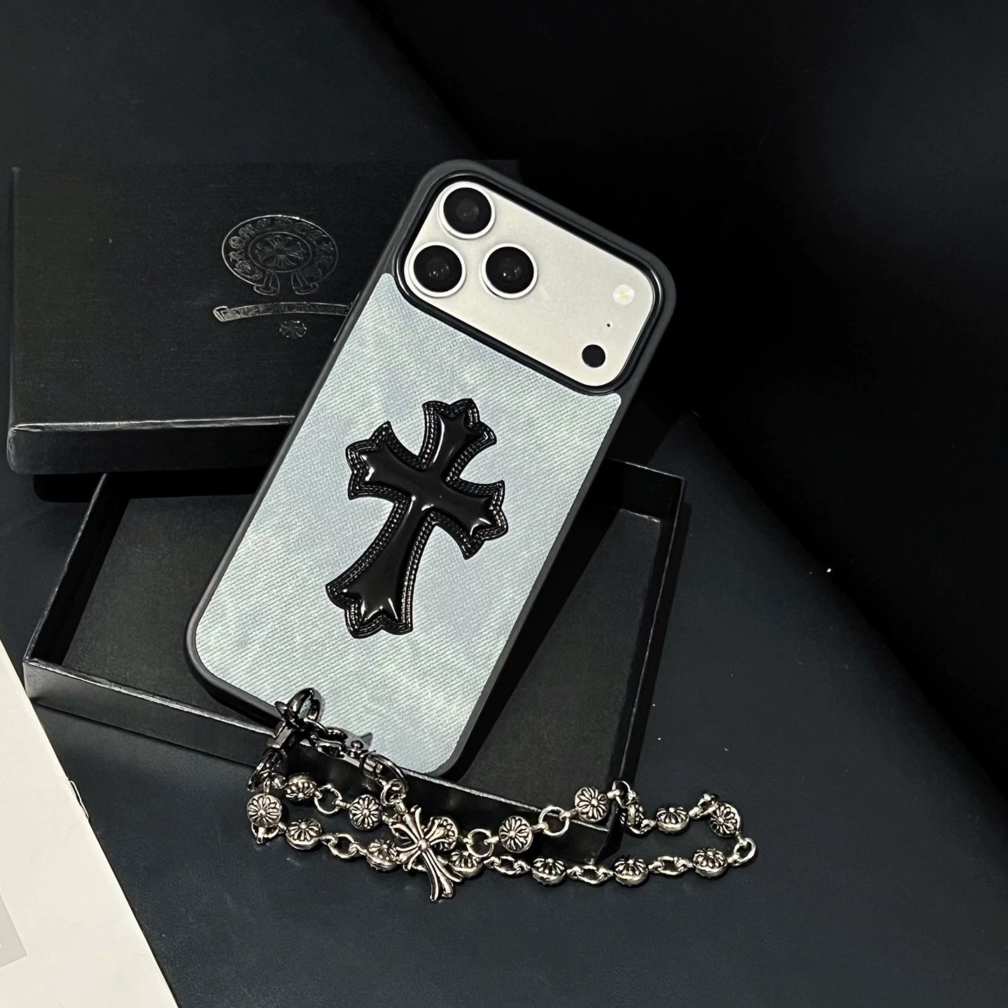 Crosses Denim Case With Chain– iPhone 14-17