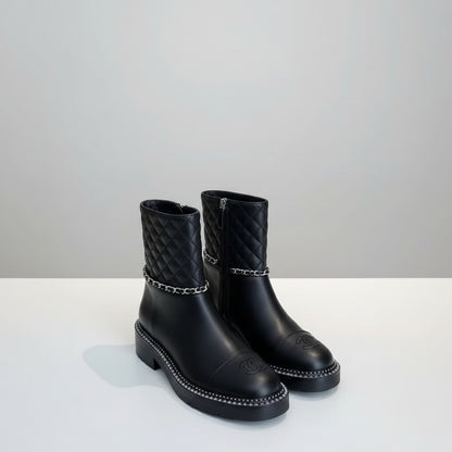 Chain Around Quilted Leather Boots