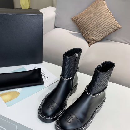 Chain Around Quilted Leather Boots