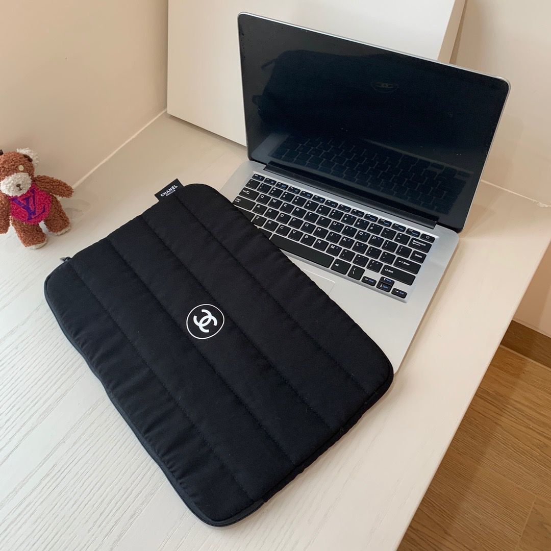 Chanel Beaute Laptop Sleeve