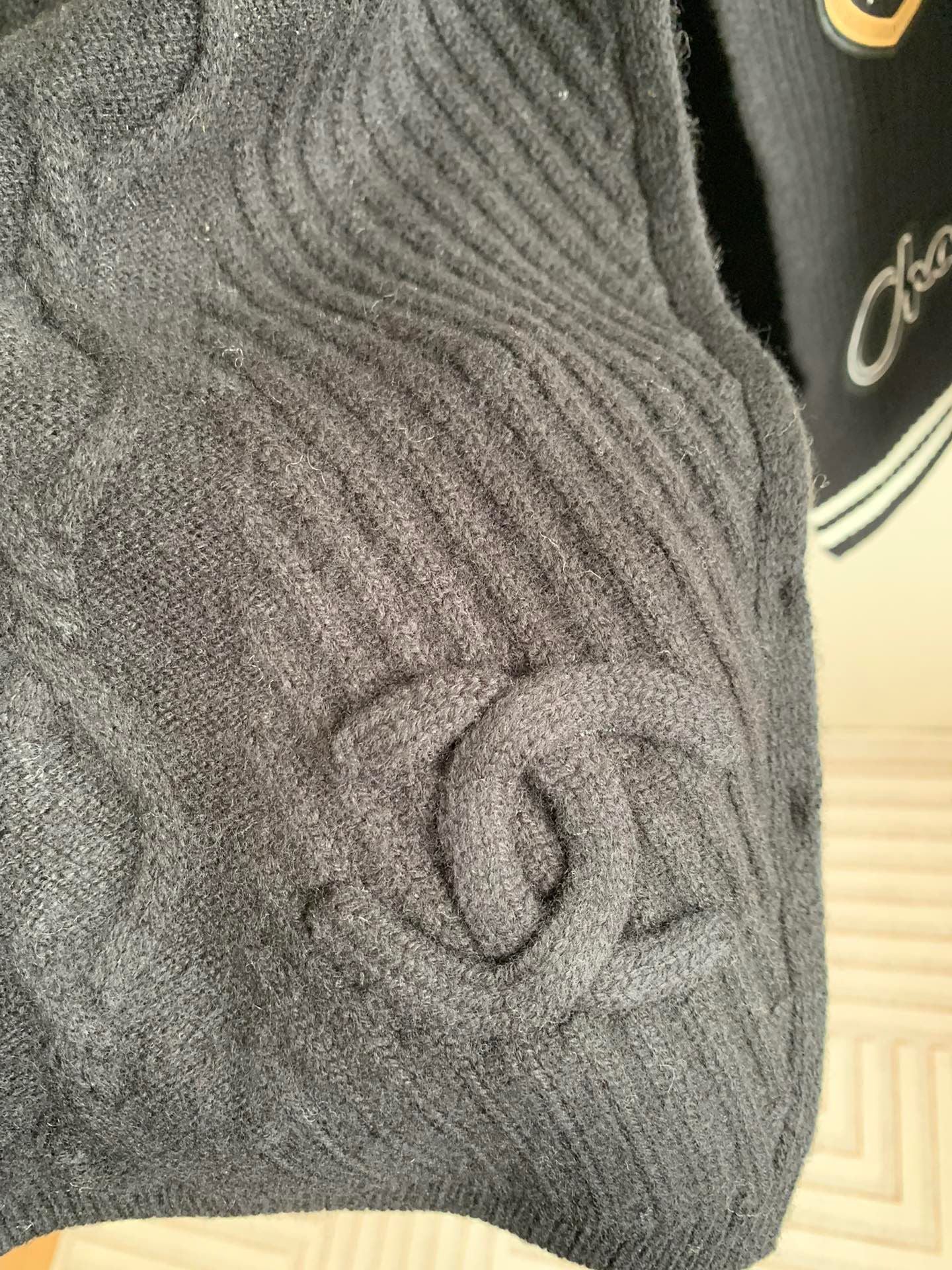 Luxury Winter Scarf - Black or White