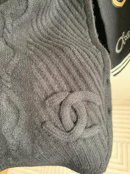 Luxury Winter Scarf - Black or White