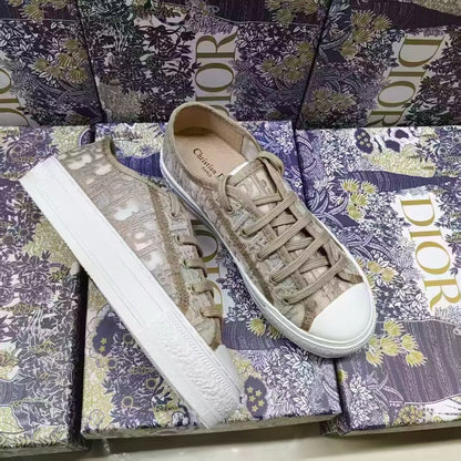 Walk In Mesh Sneaker