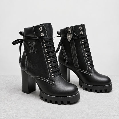Star Trail Leather Boots - Black