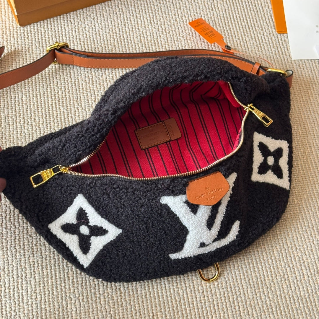 Teddy Belt Bag - 4 Colors
