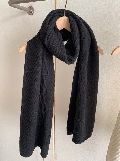 Luxury Winter Scarf - Black or White