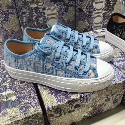 Walk In Mesh Sneaker