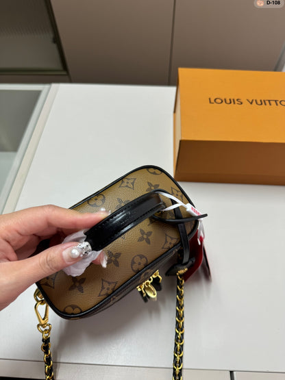 Reverse Monogram Vanity Bag PM