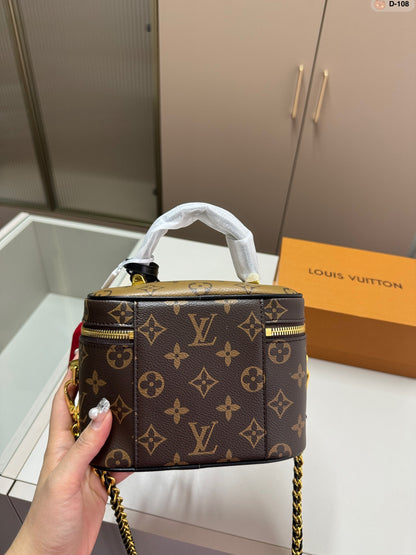 Reverse Monogram Vanity Bag PM