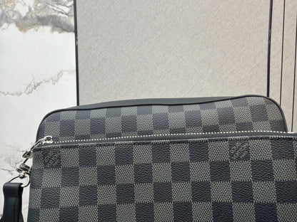 Trio Messenger Bag -Black Check
