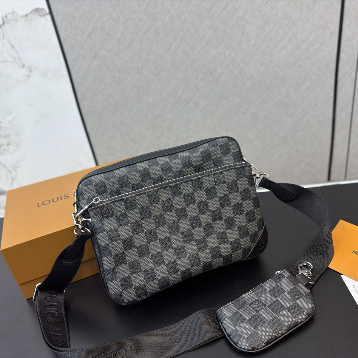Trio Messenger Bag -Black Check